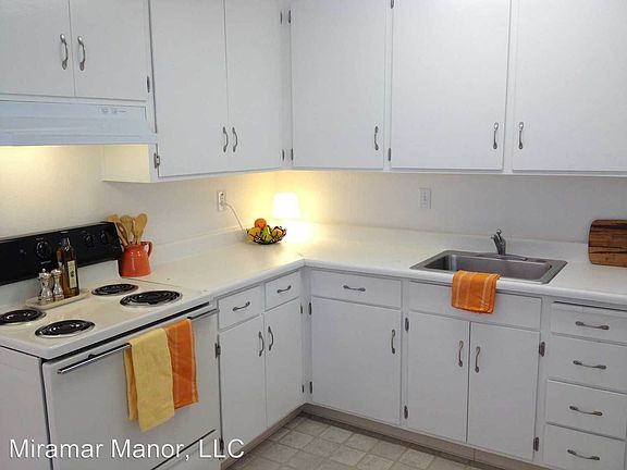 4th image of 3725 Miramar Way APT 1