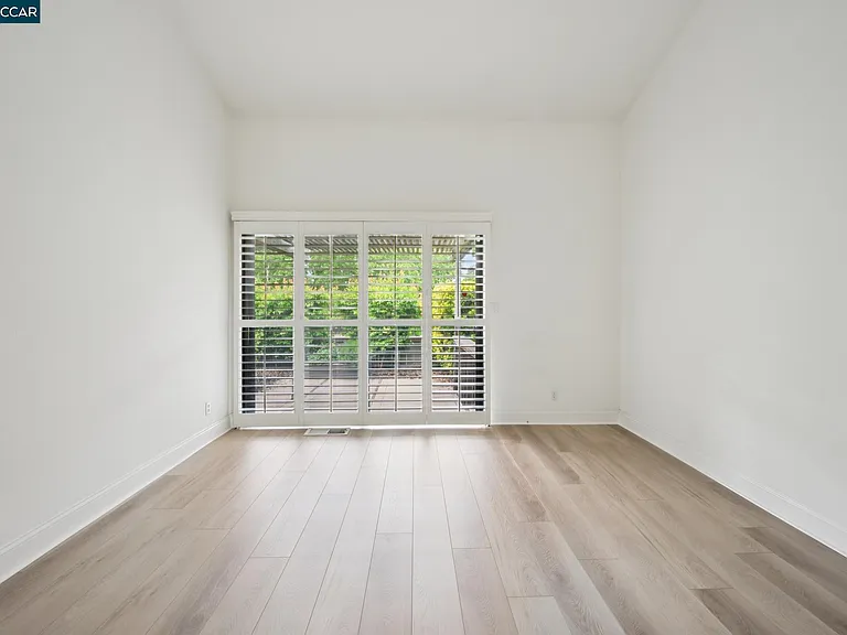 2137 Presidio Ct — Photo 23