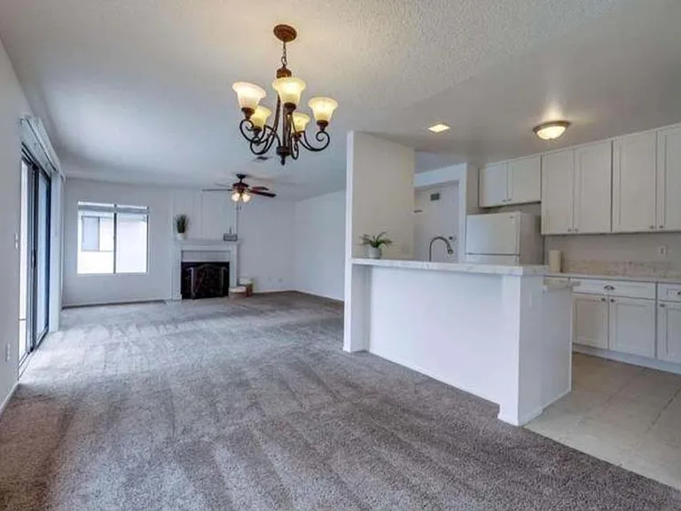 450 W Vermont Ave #2102 — Photo 1