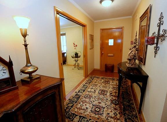 3rd image of 758 Elmwood Dr