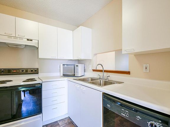 4th image of 175 Glenkirk Dr