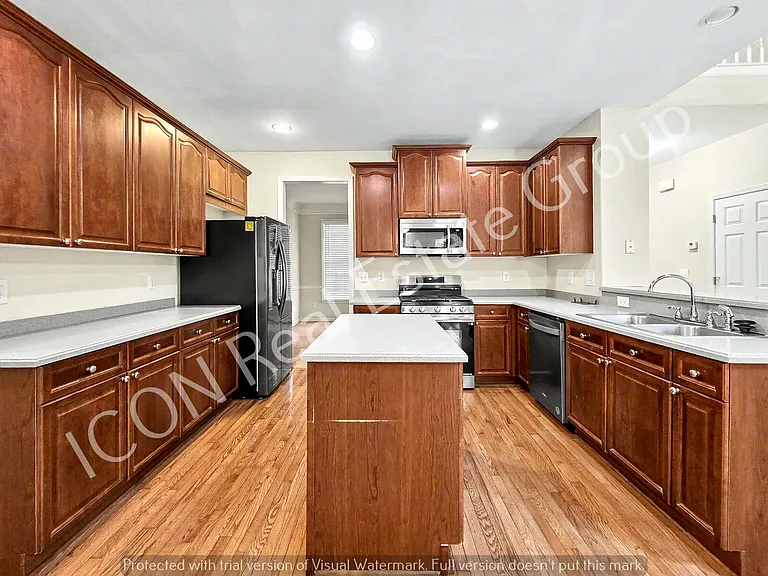 48 Golden Aster Trce — Photo 11