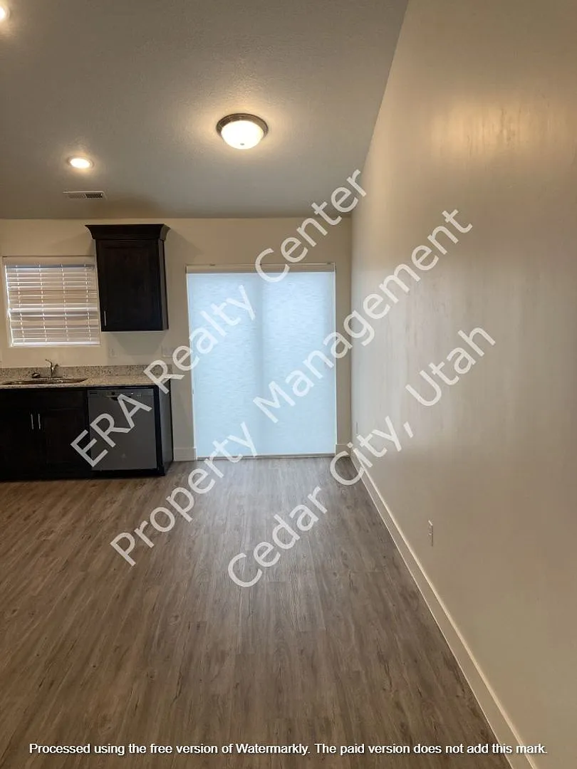 Move-In Discount! Newer Construction - 2 bedroom - 1 Bathroom — Photo 3