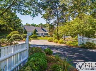 1136 Old Post Rd, Cotuit, MA 02635