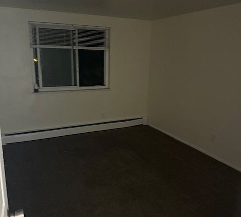 4th image of 717 Elliott Ave #13