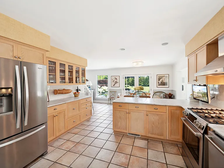 43 Greenleaf Ln — Photo 9