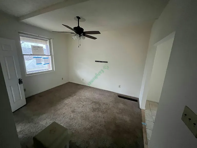 230 Locust St — Photo 13