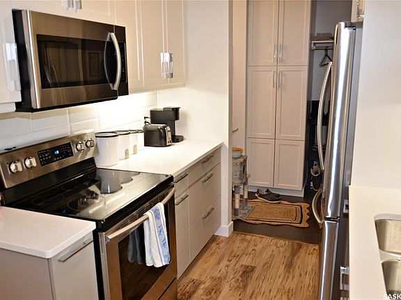 4th image of UNIT 214B-4040 8th STREET E