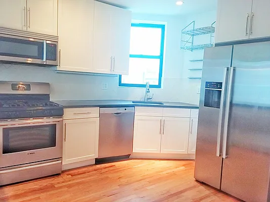 Rented by Bohemia Realty Group | media 10