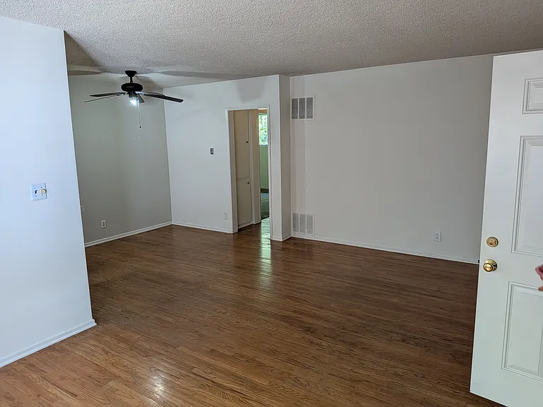 132 S Hayworth Ave #8 — Photo 13