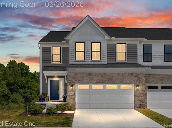 5318 Trail Vista Dr, West Bloomfield, MI 48322