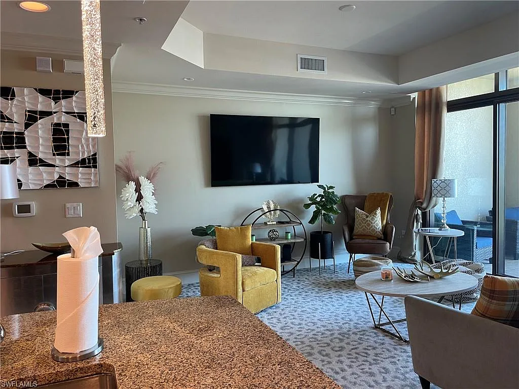 2 bed, 2.0 bath, 1548 sqft, $10,000 — Photo 4