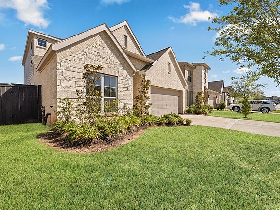 2nd image of 142 Amaranth Way