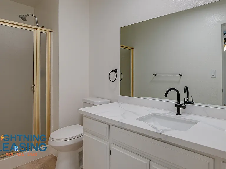 536 E Cypress Ave #302 — Photo 9