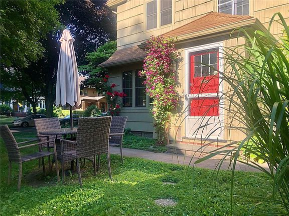 3rd image of 352 Canterbury Rd #2