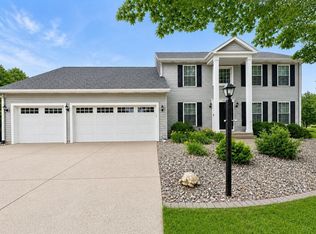 2520 Buckingham Ave, Bettendorf, IA 52722