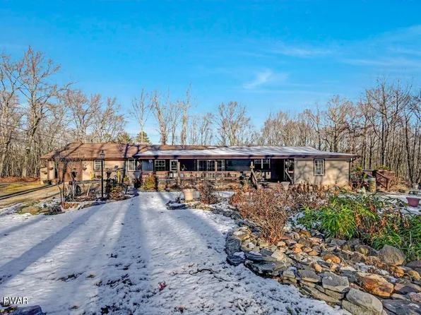 105 Hunters Ln, Dingmans Ferry, PA 18328