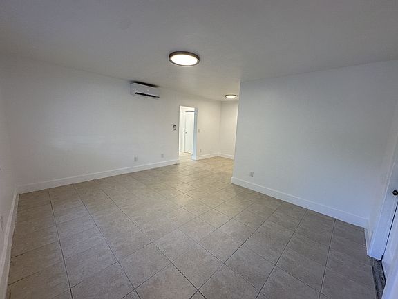 4th image of 1979 N Glades Dr #4