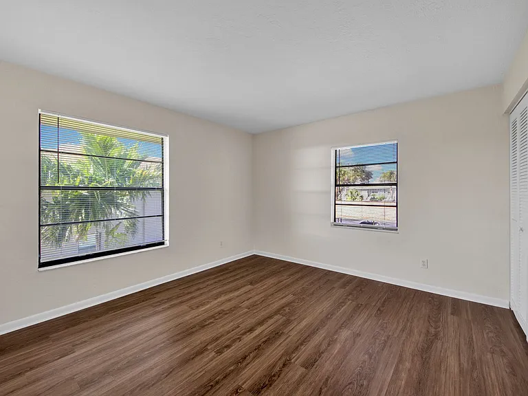 145 Cypress Way E #D-4 — Photo 36