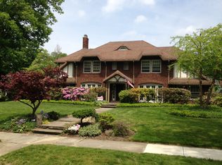 2889 Eaton Rd, Shaker Heights, OH 44122
