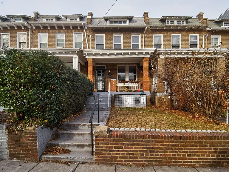 632 Franklin St NE — Photo 15