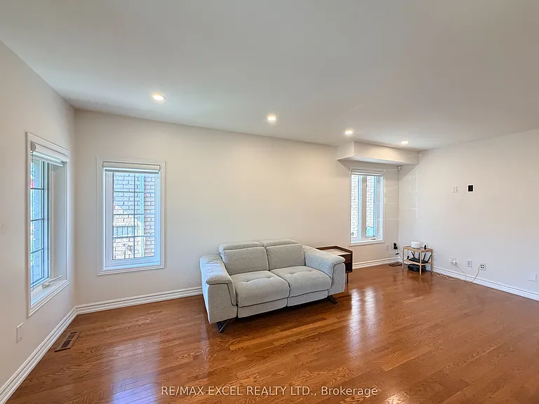 81 Alfred Paterson Dr — Photo 8