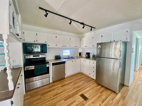 3rd image of 34 Redwood Dr