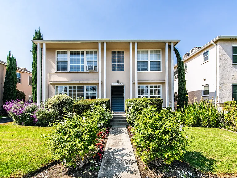 4283 Tujunga Ave — Photo 1