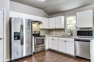 2719 Avenue J - 1 — Photo 3