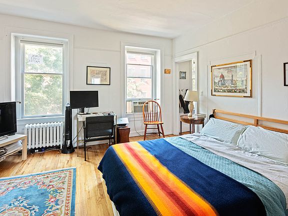 4th image of 269 Sackett St #2