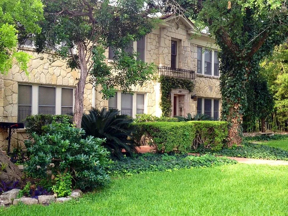 230 Bushnell Ave