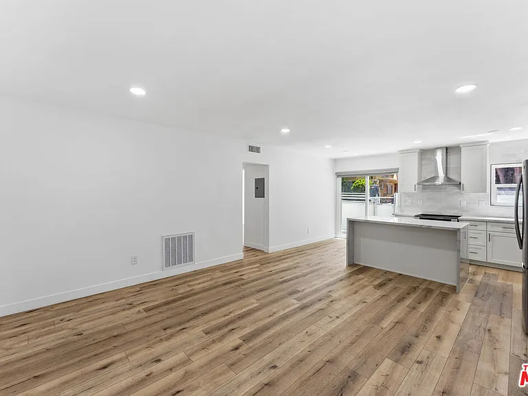 929 N Stanley Ave #1 — Photo 4