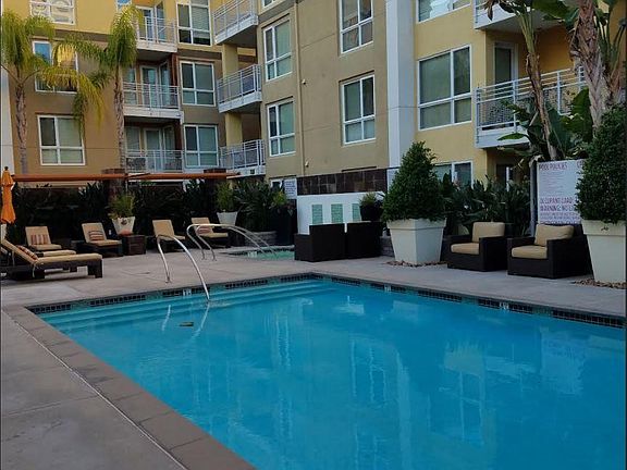 4th image of 21301 Erwin St Unit 238