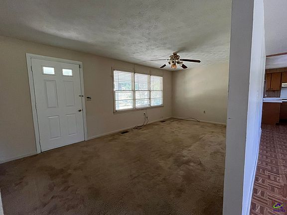 5th image of 4401 Crystal Lake Dr