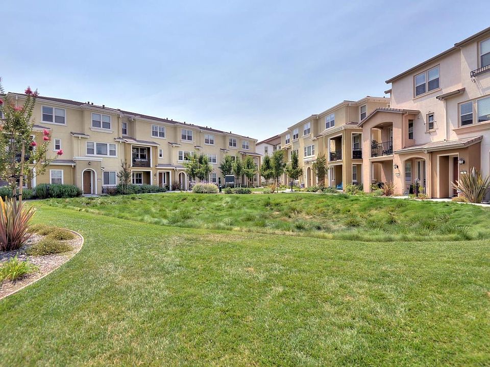 1st image of 207 Montalcino Cir