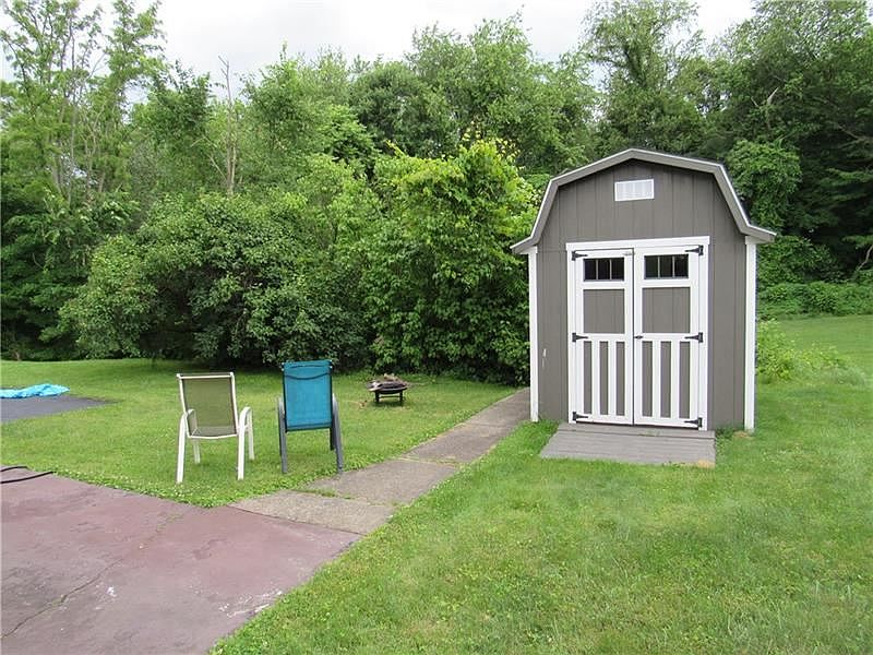 2nd image of 3187 Bradbury Dr