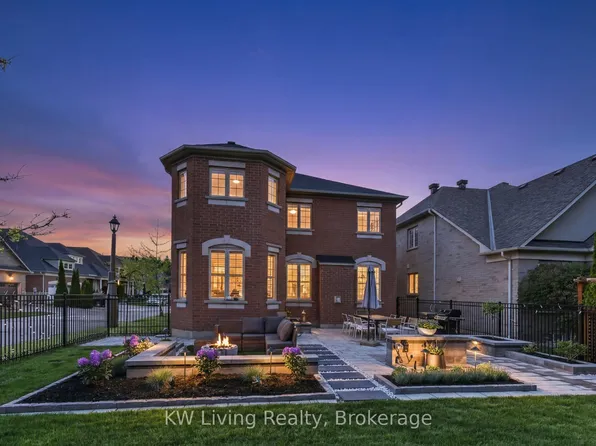 2 Sunrise Ridge Trl, Whitchurch Stouffville, ON L4A 0C9
