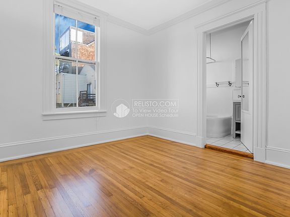 2nd image of 2838 Baker St #2