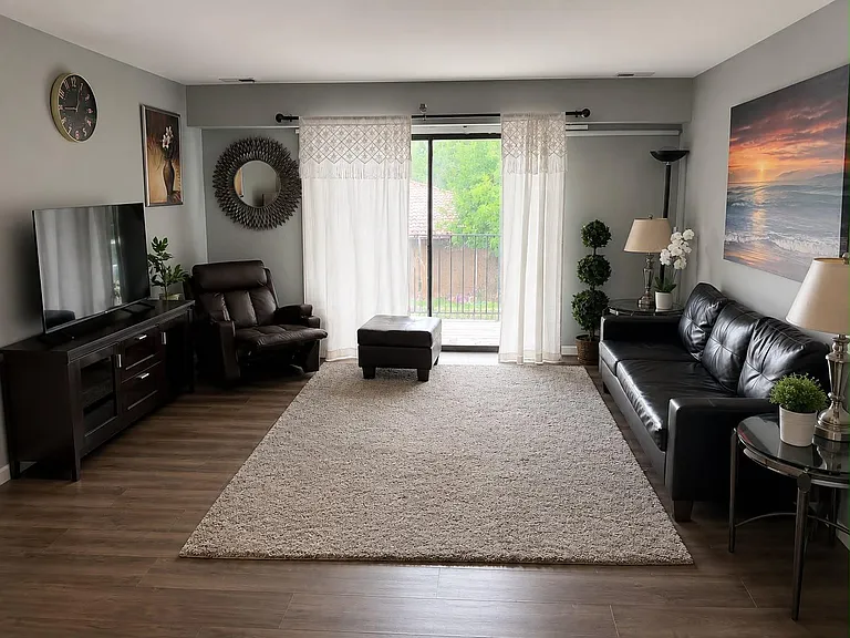21W581 North Ave #41 — Photo 4