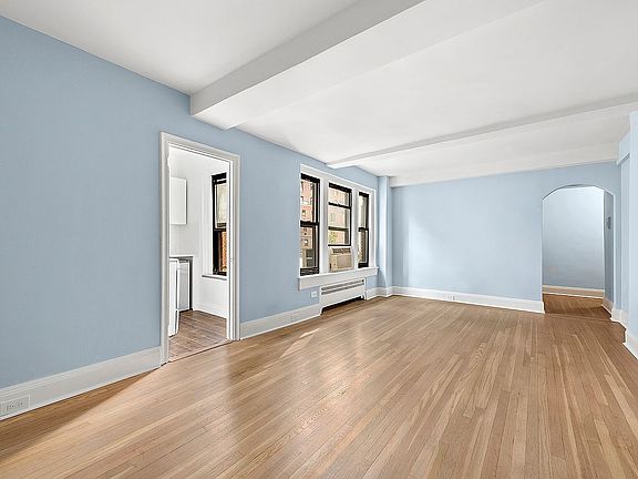 3rd image of 319 E 50th St APT 12L