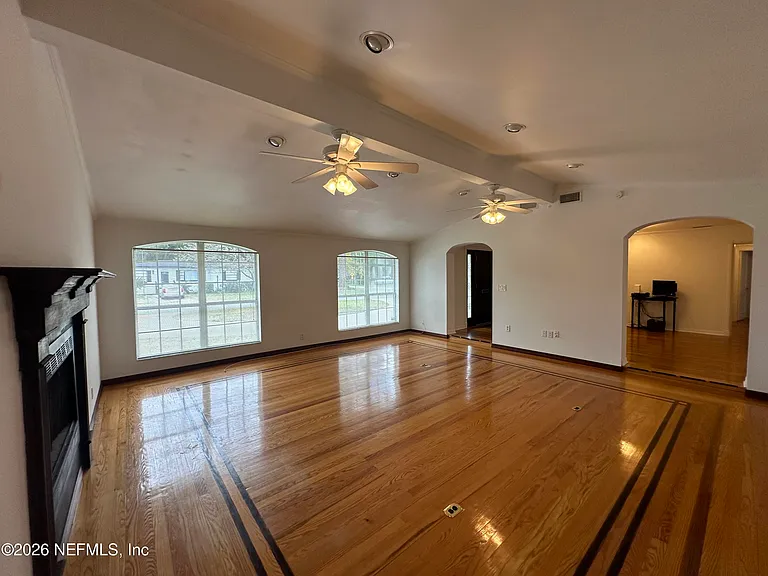 4690 Homestead Rd — Photo 7