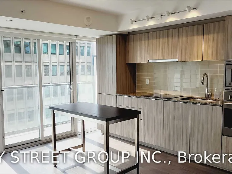 955 Bay St #1710 — Photo 3