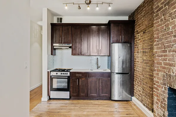 Rented by Vector New York, LLC | media 12