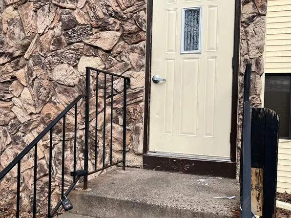 7226 72nd Ln N APT 208, Brooklyn Park, MN 55428