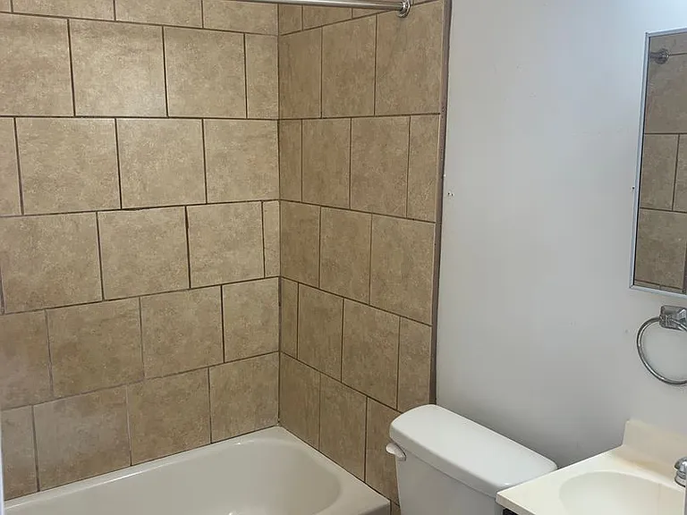 154 Lafayette St #1 — Photo 2