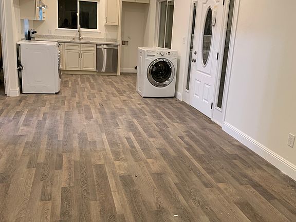 3rd image of 2943 Alviena Dr