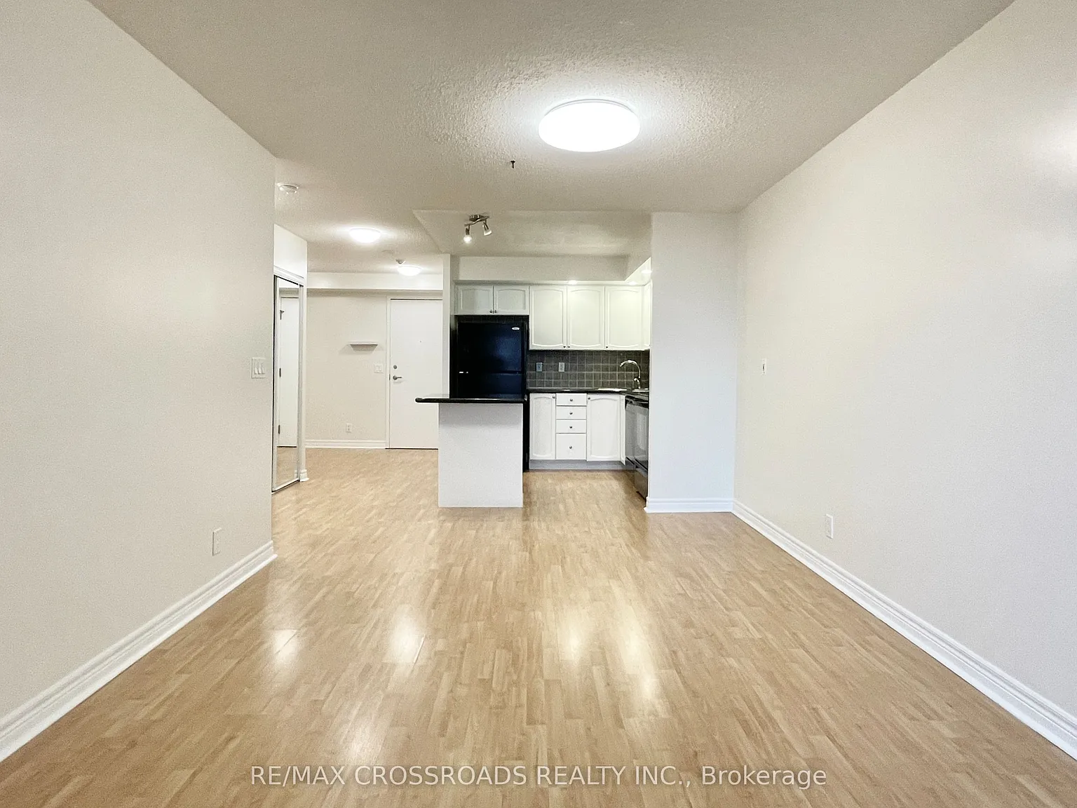 2 bed, $2,500 — Photo 3