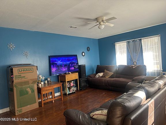 4th image of 156 Wacker Dr