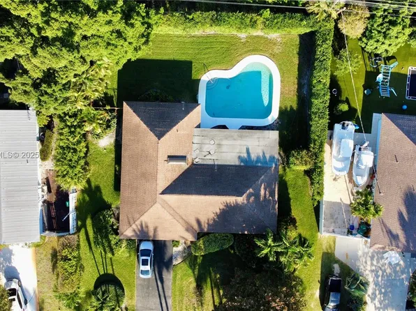 220 River Dr, Tequesta, FL 33469