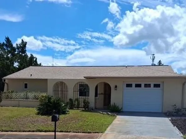 8758 Hemlock Ln, Port Richey, FL 34668